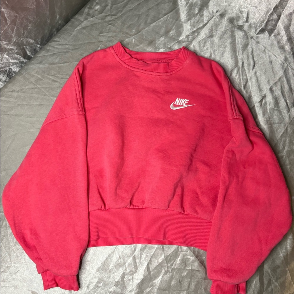 Nike Women's Vibrant Hot PinkSweatshirt